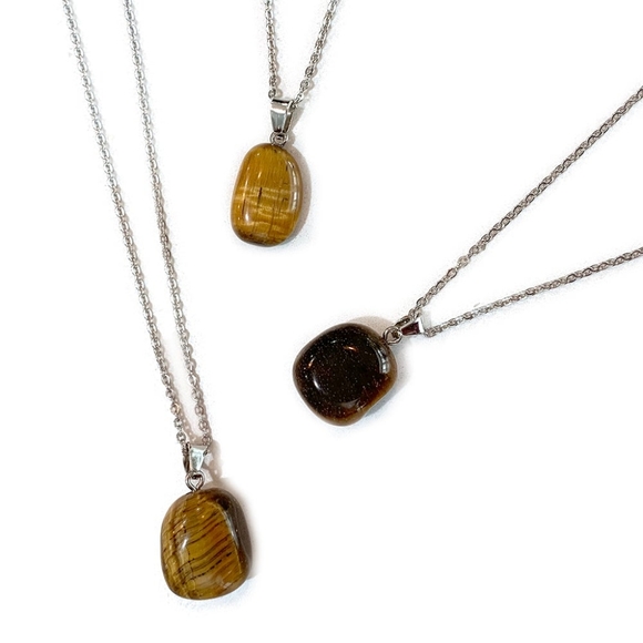 1 Tiger's Eye Tumbled Pendant on Chain - Picture 1 of 4